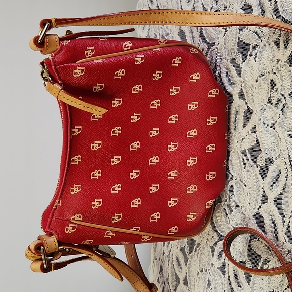 Dooney and Bourke Red Crossbody purse - Picture 4 of 13